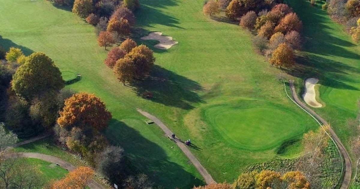Golf clubs in Surrey county, England